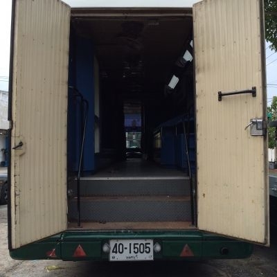 รถโมบาย บัส มิตซูบิชิ 6ล้อ