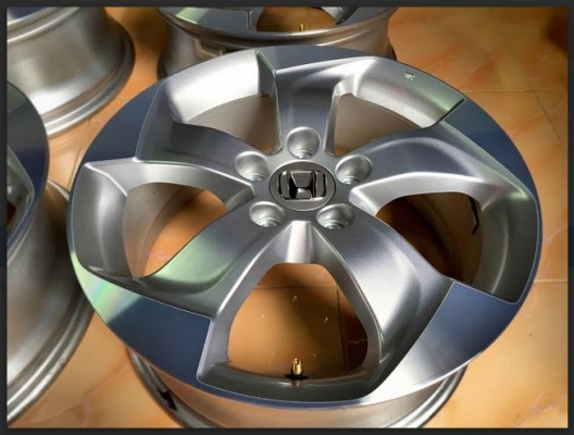 ขายล้อแม็ก HONDA HR-V  ขอบ 17"  ถอดจากป้ายแดงวันรับรถ