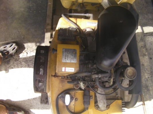 ขายเครื่องยนต์เบนซิล2สูบ4จังหวะ 15-19แรง สตาร์ทกุญแจ สามารถดัดแปลงใช้แก็ส ประหยัดทนทาน ราคา 15000-20000บ. ยี่ห้อ โรบิ้น