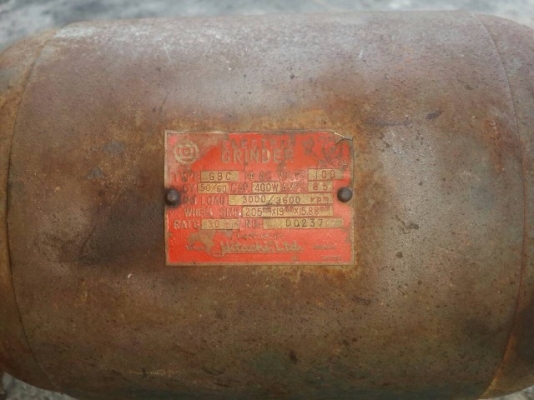 ขายเครื่องหินเจียรพร้อมหินขัด ยี่ห้อGrinder ขายตามสภาพ เก่านอกตามในภาพ ใช้ไฟ 110V สภาพพร้อมใช้ 3,900 บ.(ราคาตามนี้พร้อมส่งทางไปรษณีย์ทั่วไทย ถ้ามารับเองราคาสามารถลดได้อีก)