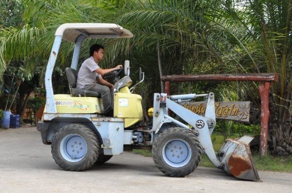 ขายรถตักเอวอ่อนFURUKAWA ดีเซล สูง3เมตร สวยเดิมจากญี่ปุ่น ยังไม่เคยใช้ในไทย 380,000เท่านั้น!!