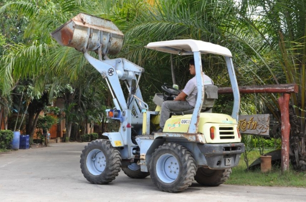 ขายรถตักเอวอ่อนFURUKAWA ดีเซล สูง3เมตร สวยเดิมจากญี่ปุ่น ยังไม่เคยใช้ในไทย 380,000เท่านั้น!!