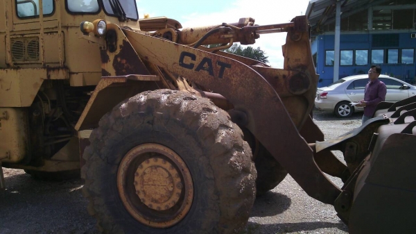 ขายด่วนรถตักล้อยางเอวออ่นCAT950Bรถสวยเดิมมีเล่มทะเบืยน