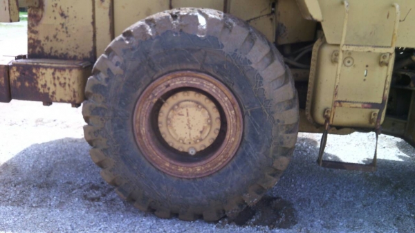 ขายด่วนรถตักล้อยางเอวออ่นCAT950Bรถสวยเดิมมีเล่มทะเบืยน