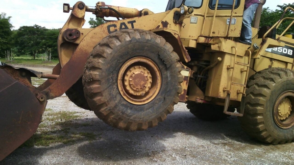 ขายด่วนรถตักล้อยางเอวออ่นCAT950Bรถสวยเดิมมีเล่มทะเบืยน
