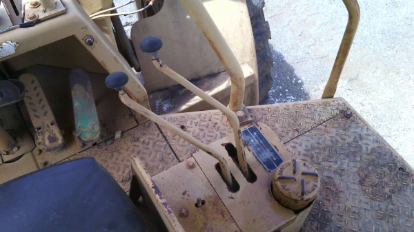 ขายด่วนรถตักล้อยางเอวออ่นCAT966Cรถสวยเดิมมีเล่มทะเบืยน