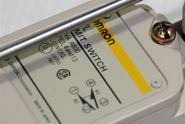 ขาย ลิมิตสวิทย์ ยี่ห้อ OMRON รุ่น WLCL-2 MADE IN JAPAN ขาย ลิมิตสวิทย์ ยี่ห้อ OMRON รุ่น WLCL-2 MADE IN JAPAN