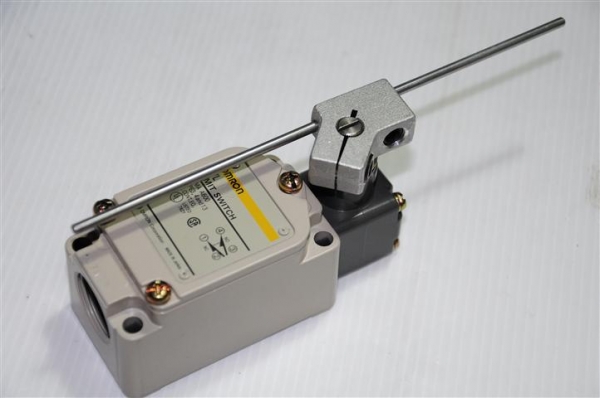 ขาย ลิมิตสวิทย์ ยี่ห้อ OMRON รุ่น WLCL-2 MADE IN JAPAN