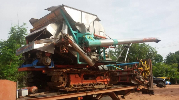 ขาย ((310,000)) รถเกี่ยว  วิชาญการช่างอุ้ม 1.8ตัน เครื่องฮีโน่  Jo8c ปั้มแฝดไดกิ้น 22