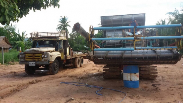 ขาย ((310,000)) รถเกี่ยว  วิชาญการช่างอุ้ม 1.8ตัน เครื่องฮีโน่  Jo8c ปั้มแฝดไดกิ้น 22