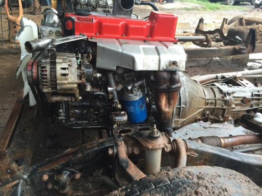 ขายเครื่องNissan Big-Mฝาแดงพร้้อมเกียร์ ขายเครื่องNissan Big-Mฝาแดงพร้้อมเกียร์