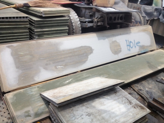 แผ่นโล อลูมิเนียมรองขาเครน 60x60x4