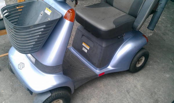 ขายรถไฟฟ้าวิลแชร์4ล้อ suzuki