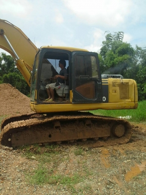 ขายรถแบคโฮ komatsu pc 200-7 สภาพพร้อมใช้เอกสารเล่มทะเบียน