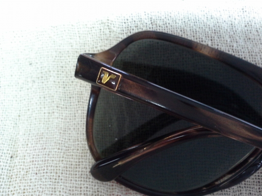 แว่นตาคลาสสิค VALENTINO made in Italy