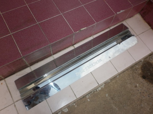 ต้องการขาย scuff plate ฺBENZ 500 SEC