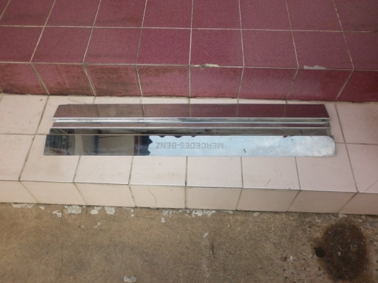 ต้องการขาย scuff plate ฺBENZ 500 SEC