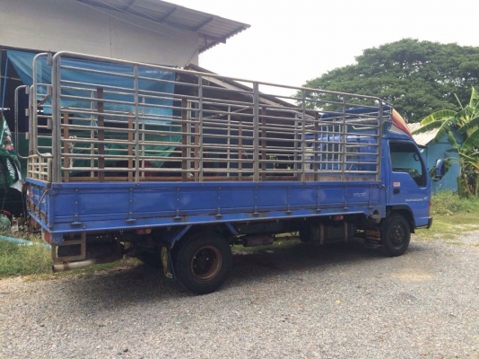 ขาย 6 ล้อ NPR -130 ยาว 5 เมตร  ปี 54 สวย ๆ ครับ