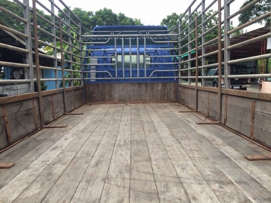 ขาย 6 ล้อ NPR -130 ยาว 5 เมตร  ปี 54 สวย ๆ ครับ