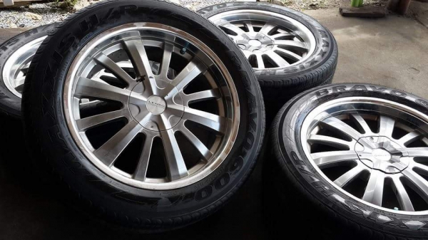 ขอบ 20 Lenso 6รู พร้อมยาง Maxxis พร้อมใช้งาน