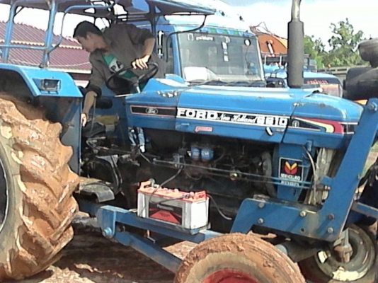 ขายรถไถ Ford 6600 มีภาพวีดีโอ สภาพสวยพร้อมใช้ ผานดันหน้า และผาน 3 ราคา 255,000 บาท ต่อรองได้ครับ โทร 081-9972972 089-8451778