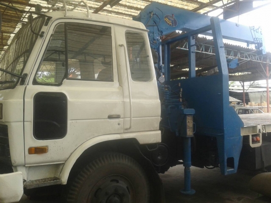 NISSANสิบล้อสองเพลา เครน5ตัน5ปลอก ทะเบียนพร้อม