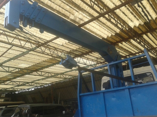 NISSANสิบล้อสองเพลา เครน5ตัน5ปลอก ทะเบียนพร้อม