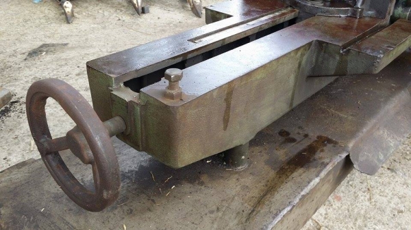 เลื่อยสายพานเก่าญี่ปุ่น HITACHI  รุ่น CB22F  สภาพดีพร้อมใช้งาน ใช้งานง่าย ไม่เคยใช้งานในไทย