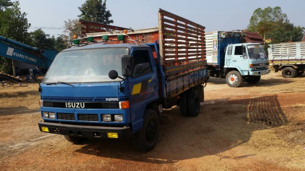 ขาย6ล้อ ISUZU NPR115 แรง สภาพพร้อมใช้งาน เครื่องเกียร์ดี คัชชีสวย เอกสารพร้อมโอน