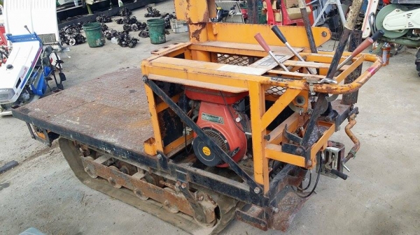 เครนยกของแทรคยาง เครื่องยนต์ MITSUBISHI รุ่น G710L เก่าญี่ปุ่น สภาพพร้อมใช้งาน