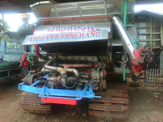 ขายรถเกี่่ยว วิชาญการช่าง 355000บาท โทร 086-2465-934