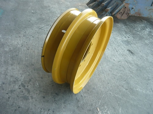 จำหน่ายกะทะล้อใหม่สำหรับเครื่องจักรหนัก อาทิเช่น กะทะล้อรถเกรด รถบด รถตัก ขนาด