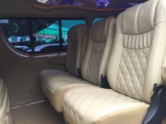 ขายรถตู้ดีเซล2.5ปี12เกียMTแต่งวีไอพีเต็มเบาะสามแถวโทร0877758887นางเบสท์รถตู้ท่าพระ