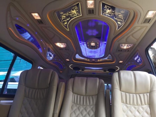 ขายรถตู้ดีเซล2.5ปี12เกียMTแต่งวีไอพีเต็มเบาะสามแถวโทร0877758887นางเบสท์รถตู้ท่าพระ