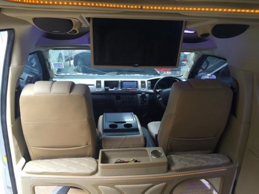 ขายรถตู้ดีเซล2.5ปี12เกียMTแต่งวีไอพีเต็มเบาะสามแถวโทร0877758887นางเบสท์รถตู้ท่าพระ