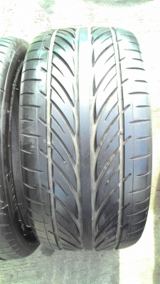 255/35R18 ขอบ18  HANKOOK KOREA และ PIRELLI GERMANY  มี 2 เส้น ไม่มีปะ tel.081-427-3941
