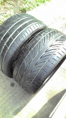 255/35R18 ขอบ18  HANKOOK KOREA และ PIRELLI GERMANY  มี 2 เส้น ไม่มีปะ tel.081-427-3941