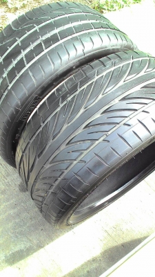 255/35R18 ขอบ18  HANKOOK KOREA และ PIRELLI GERMANY  มี 2 เส้น ไม่มีปะ tel.081-427-3941