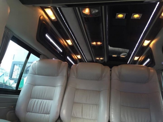 ขายรถตู้ดีเซล2.5ปี10เกียMTโทร0877758887 นางเบสท์รถตู้ท่าพระ