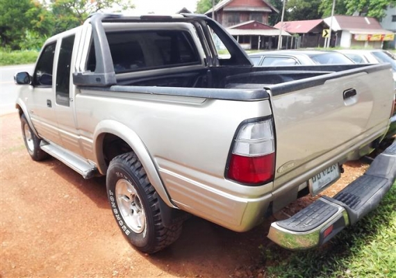 รถยนต์ ISUZU REDEO 4x4 ปี 43 สีน้ำตาล ราคาถูกๆ รถยนต์ ISUZU REDEO 4x4 ปี 43 สีน้ำตาล ราคาถูกๆ