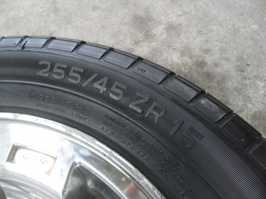 ล้อแม็ก 15นิ้ว 6รู พร้อมยาง เท่ๆ 4 ล้อ ราคา 6700 บาท ล้อแม็ก 15นิ้ว 6รู พร้อมยาง เท่ๆ 4 ล้อ ราคา 6700 บาท