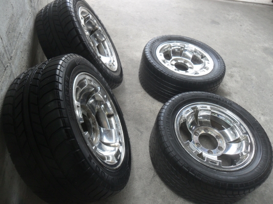 ล้อแม็ก 15นิ้ว 6รู พร้อมยาง เท่ๆ 4 ล้อ ราคา 6700 บาท ล้อแม็ก 15นิ้ว 6รู พร้อมยาง เท่ๆ 4 ล้อ ราคา 6700 บาท