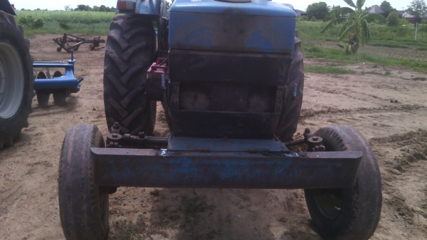 ขายรถไถFORD   รุ่น6640   ปี95รถเพลาเดียว  ทะเบียนพร้อมโอน0810076640