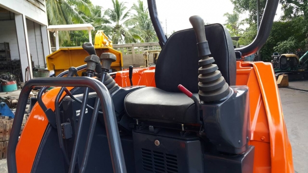 ขาย รถขุด HITACHI รุ่น ZX30U มือสองญี่ปุ่น แทร็กเหล็ก สลักแน่น คันนี้มีไลน์ ใส่หัวกระแทกได้ มือถือ/LINE ID : 0818753444 ขาย รถขุด HITACHI รุ่น ZX30U มือสองญี่ปุ่น แทร็กเหล็ก สลักแน่น คันนี้มีไลน์ ใส่หัวกระแทกได้ มือถือ/LINE ID : 0818753444