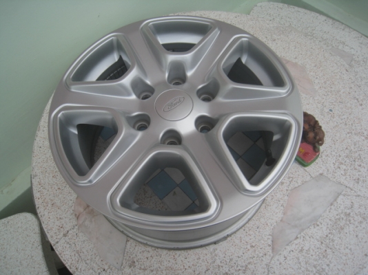 ขายล้อแม็กป้ายแดง Ford ranger 17"x8" et55 6รู139.7 ใส่ BT-50 ได้ครับ ขายทั้งชุด 4,500 บาท สนใจติดต่อเล็กคลองสามครับ 081-3747940