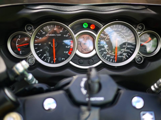 ขาย Suzuki Hayabusa ปี 2011 พร้อมทะเบียนแท้ รถสวยมากได้ไปไม่ผิดหวัง