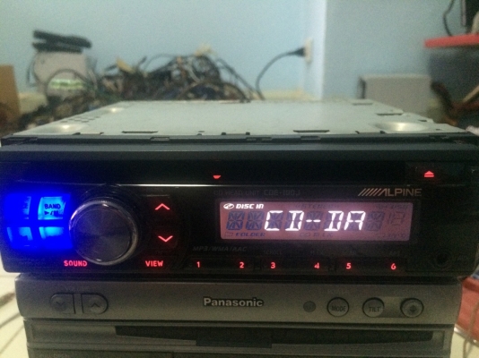 Alpine CDE-100J MP3 CD ไม่มีปรีเอ้า มีภาคขายในตัว มีAUX สภาพสวย มือ2 ญี่ปุ่น