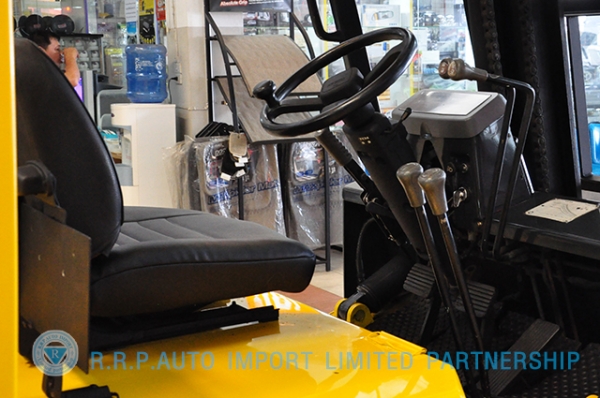 ขายรถโฟล์คลิฟท์มือสอง TCM รุ่น FHG30N8  ราคา 345,000 บาท นำเข้าจากประเทศญี่ปุ่น 100\% ไม่เคยใช้งานในประเทศไทย