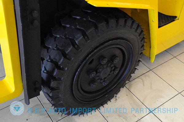 ขายรถโฟล์คลิฟท์มือสอง TCM รุ่น FHG30N8  ราคา 345,000 บาท นำเข้าจากประเทศญี่ปุ่น 100\% ไม่เคยใช้งานในประเทศไทย