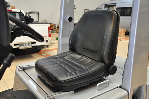 ขายรถโฟล์คลิฟท์มือสอง ดีเซล NISSAN  รุ่น EH01 ราคา 225,000 บาท นำเข้าจากประเทศญี่ปุ่น 100\% ไม่เคยใช้งานในไทย